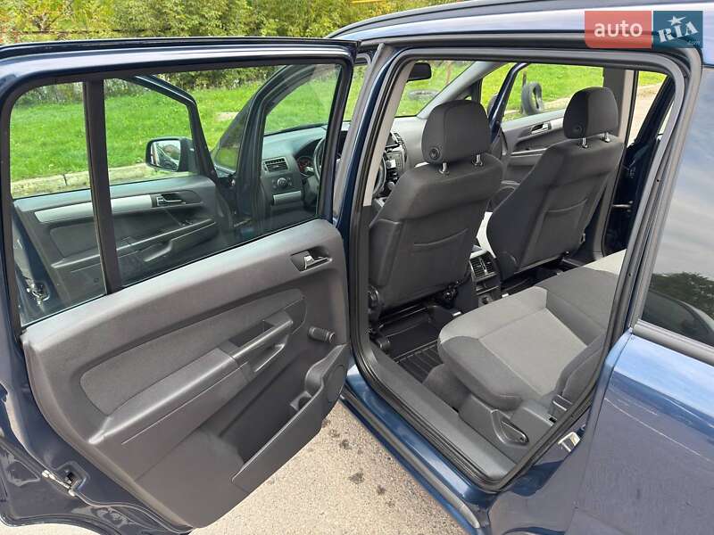 Минивэн Opel Zafira 2012 в Ровно
