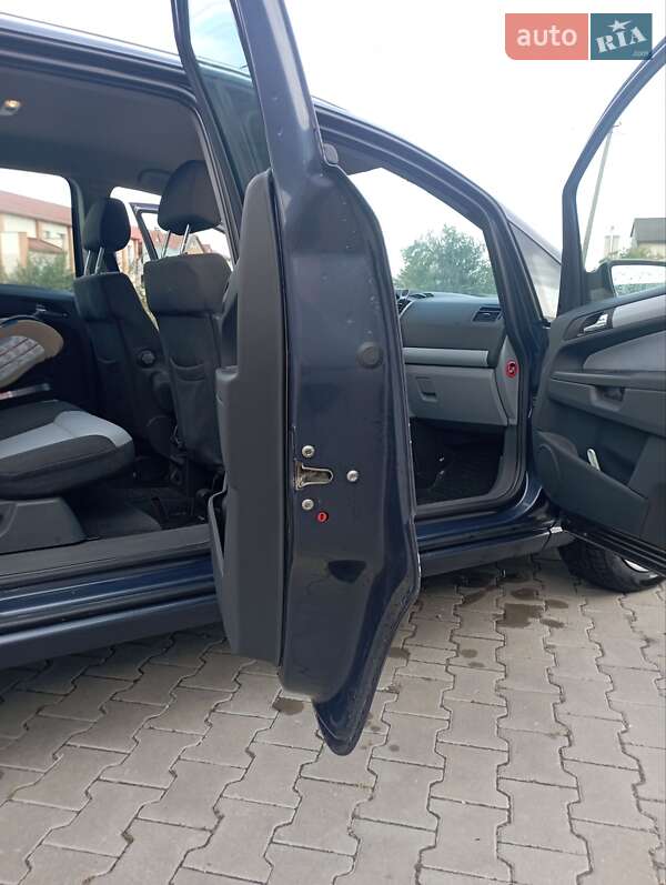 Минивэн Opel Zafira 2006 в Ковеле