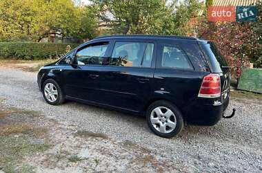 Минивэн Opel Zafira 2005 в  фото 3 Минивэн Opel Zafira 2005 в