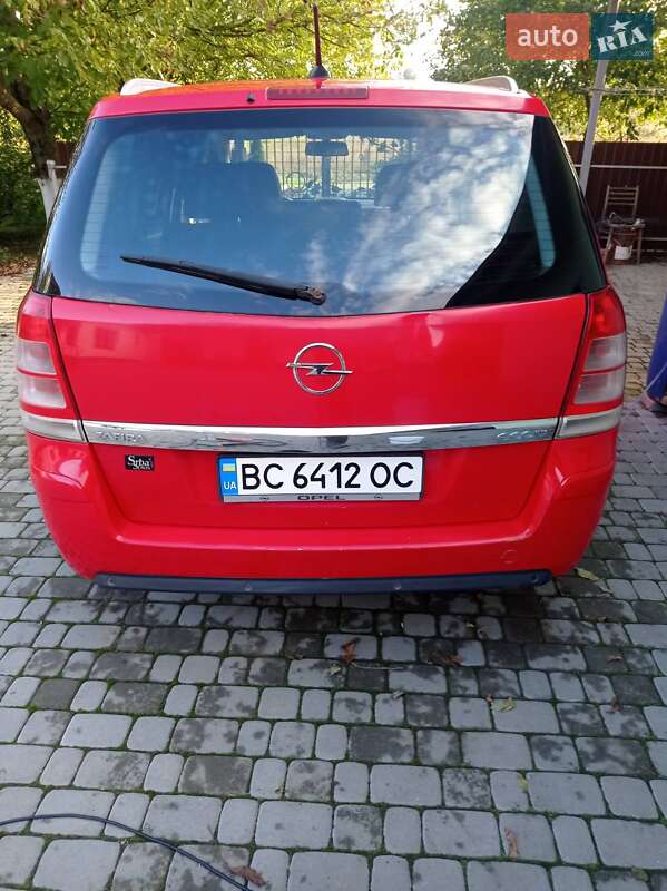 Минивэн Opel Zafira 2010 в Самборе
