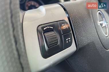 Минивэн Opel Zafira 2009 в 