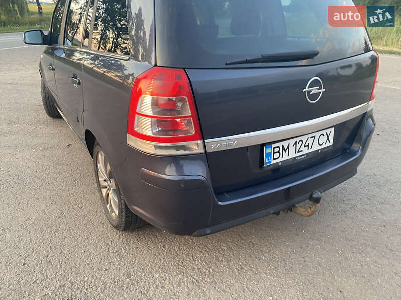 Мінівен Opel Zafira 2010 в Ромнах