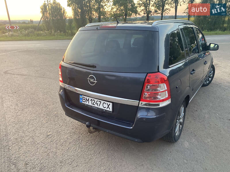 Мінівен Opel Zafira 2010 в Ромнах