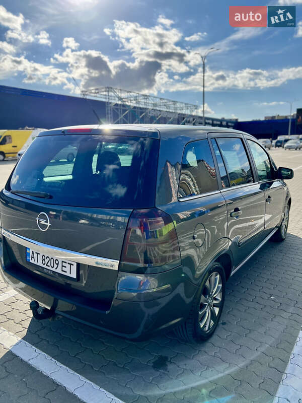 Минивэн Opel Zafira 2011 в Ивано-Франковске