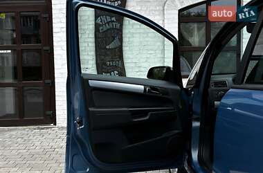 Минивэн Opel Zafira 2008 в 