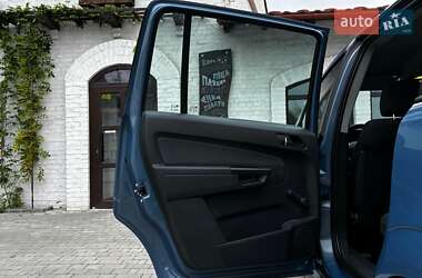 Минивэн Opel Zafira 2008 в 