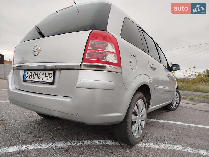 Минивэн Opel Zafira 2012 в Виннице
