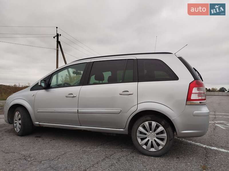 Минивэн Opel Zafira 2012 в Виннице