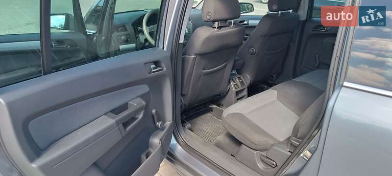Мінівен Opel Zafira 2005 в Запоріжжі