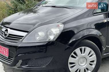 Минивэн Opel Zafira 2010 в 
