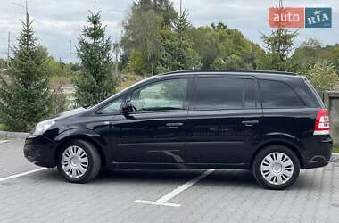 Минивэн Opel Zafira 2010 в 