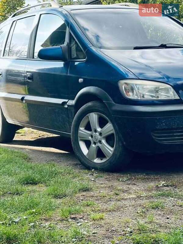 Минивэн Opel Zafira 2004 в Тячеве фото Минивэн Opel Zafira 2004 в Тячеве