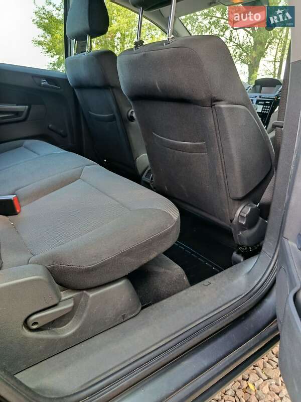 Минивэн Opel Zafira 2011 в Пирятине