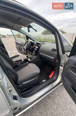 Минивэн Opel Zafira 2010 в 