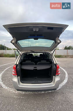 Минивэн Opel Zafira 2010 в 