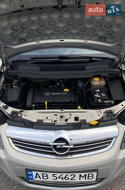 Минивэн Opel Zafira 2010 в 