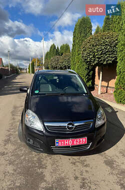 Минивэн Opel Zafira 2010 в Киеве