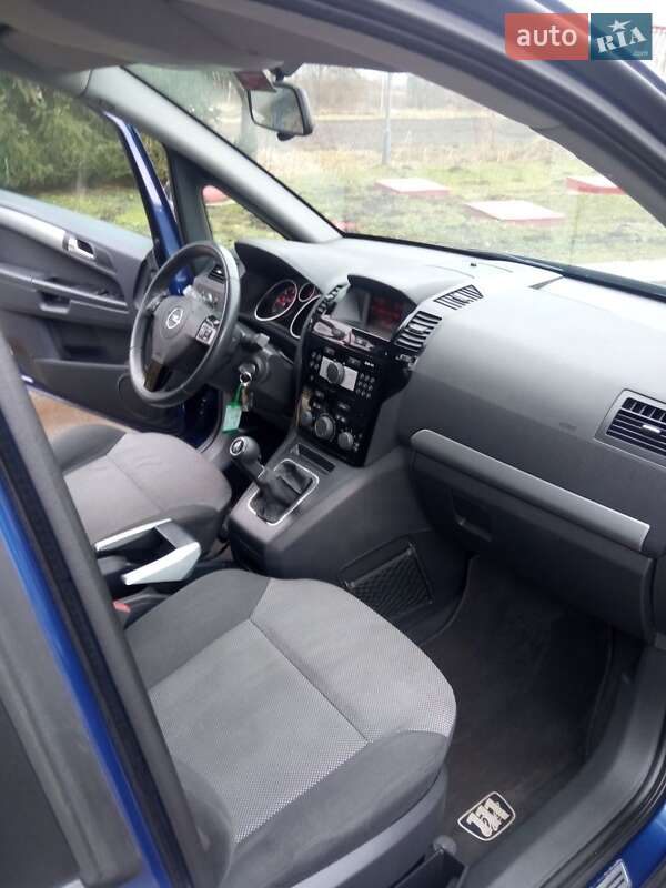 Мінівен Opel Zafira 2010 в Львові