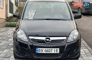 Минивэн Opel Zafira 2011 в 