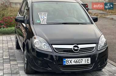 Минивэн Opel Zafira 2011 в 
