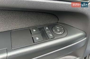 Минивэн Opel Zafira 2011 в 