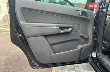 Минивэн Opel Zafira 2011 в 