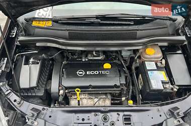 Минивэн Opel Zafira 2011 в 