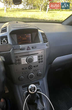 Минивэн Opel Zafira 2005 в  фото 12 Минивэн Opel Zafira 2005 в