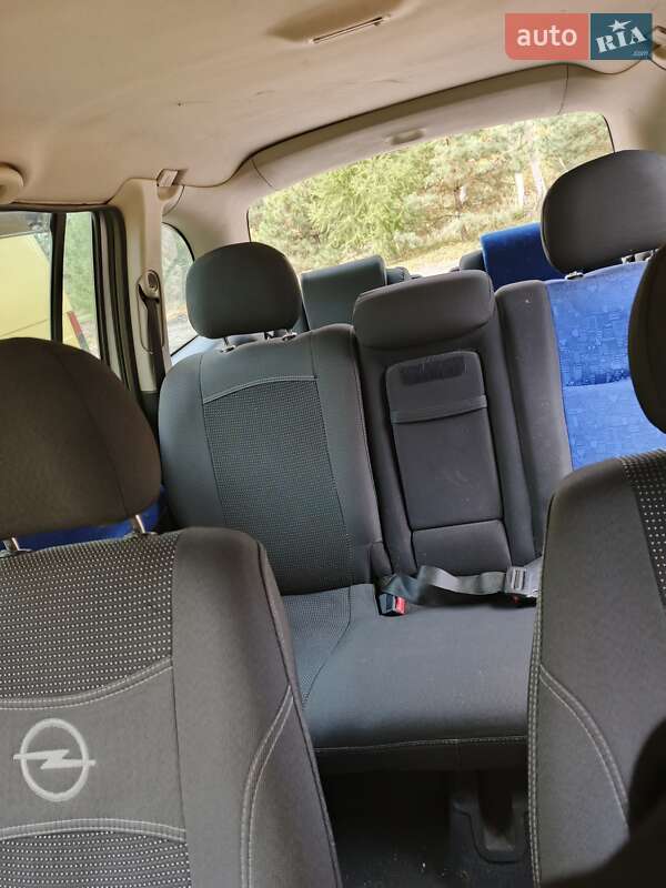 Мінівен Opel Zafira 2001 в Шостці