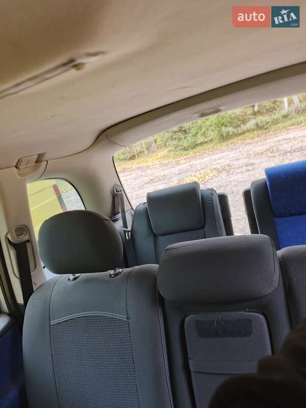 Мінівен Opel Zafira 2001 в Шостці