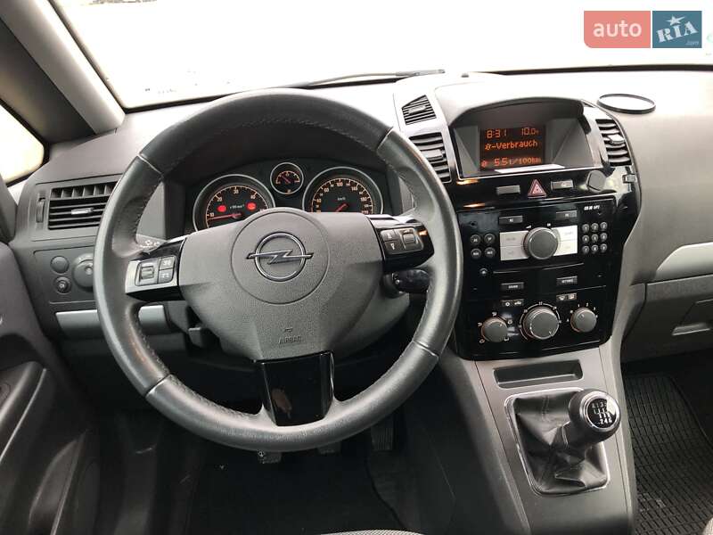 Минивэн Opel Zafira 2010 в Черновцах