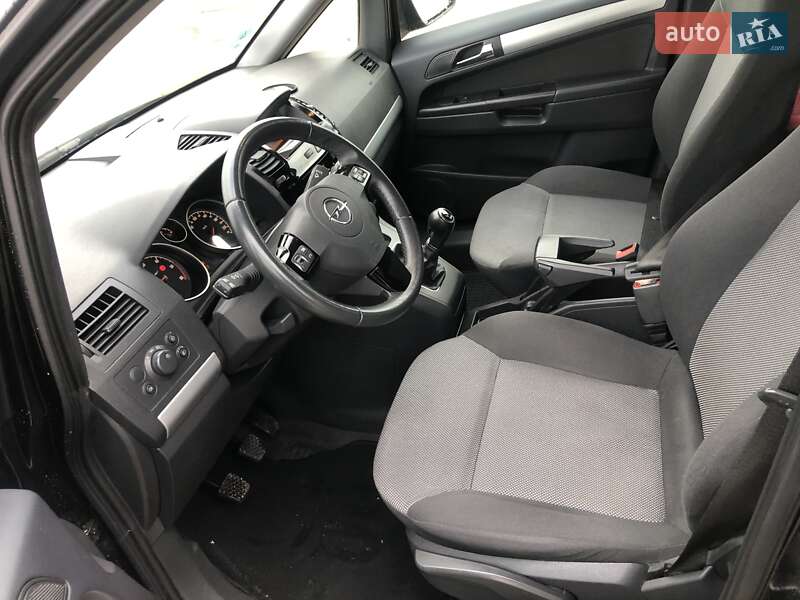 Минивэн Opel Zafira 2010 в Черновцах
