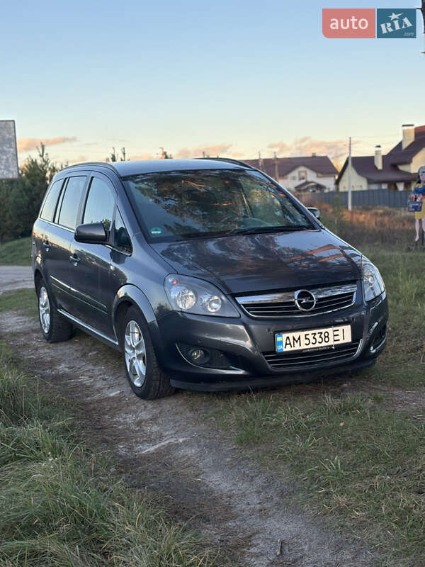 Минивэн Opel Zafira 2011 в Житомире