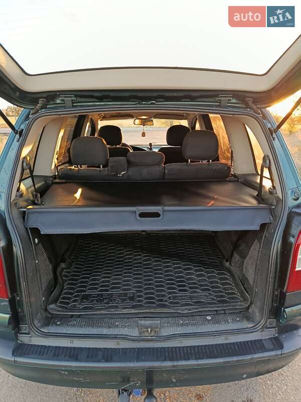 Минивэн Opel Zafira 2004 в Раздельной