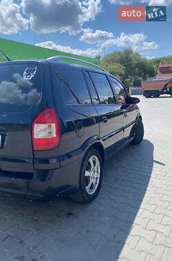 Минивэн Opel Zafira 2004 в 