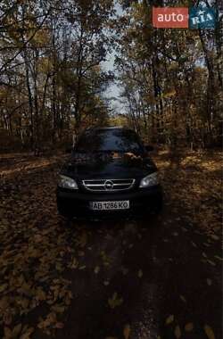Минивэн Opel Zafira 2004 в 