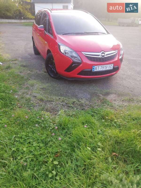 Микровэн Opel Zafira 2012 в Бурштыне