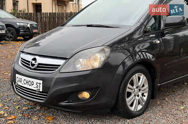 Минивэн Opel Zafira 2013 в 
