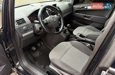 Минивэн Opel Zafira 2013 в 