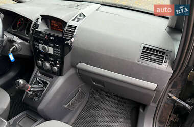 Минивэн Opel Zafira 2013 в 