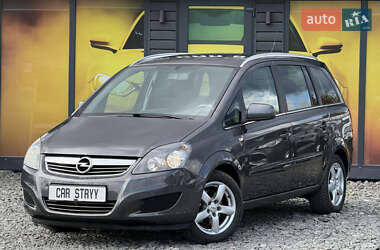 Минивэн Opel Zafira 2010 в 