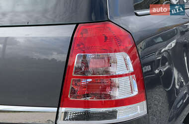 Минивэн Opel Zafira 2010 в 