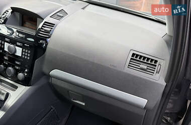 Минивэн Opel Zafira 2010 в 