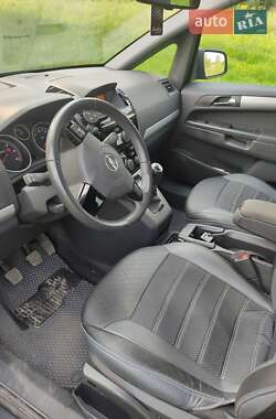 Минивэн Opel Zafira 2011 в 