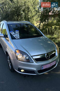 Минивэн Opel Zafira 2007 в 