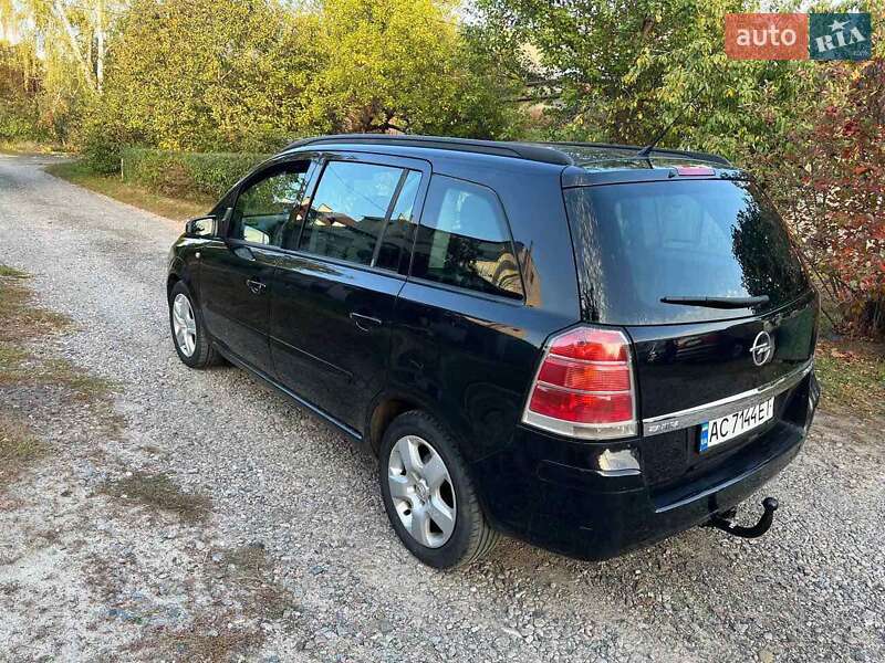 Минивэн Opel Zafira 2006 в Харькове