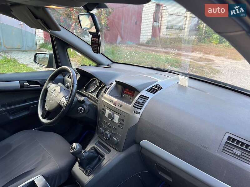 Минивэн Opel Zafira 2006 в Харькове