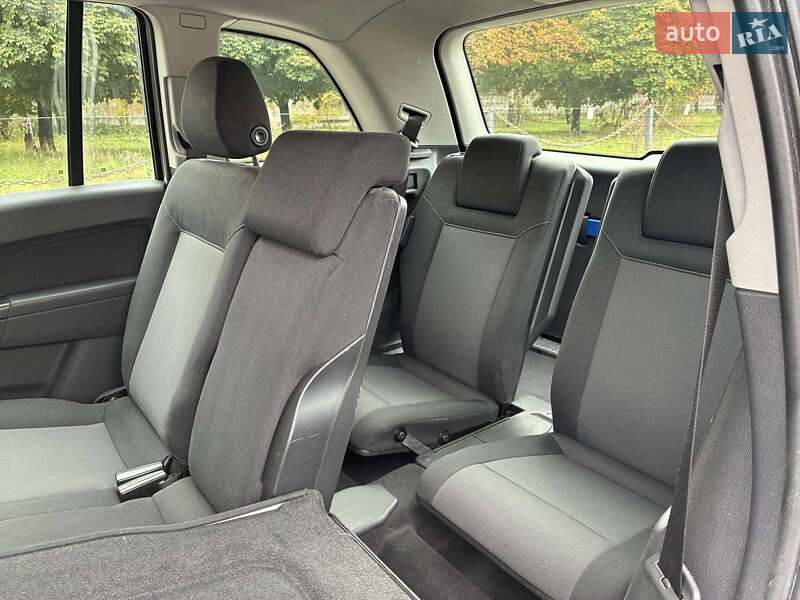 Минивэн Opel Zafira 2008 в Луцке