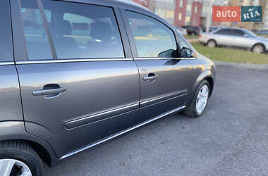 Минивэн Opel Zafira 2009 в 
