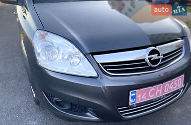 Минивэн Opel Zafira 2009 в 